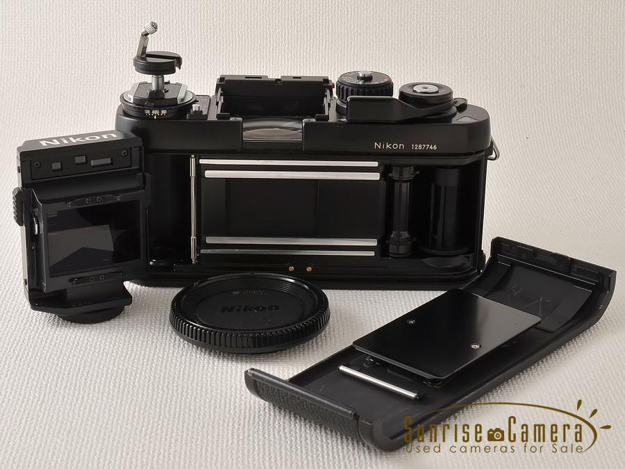 Nikon F3 取り外し可能な部分を外したところ