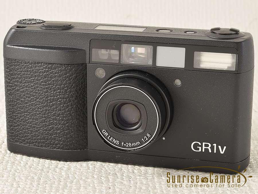 RICOH リコー GR10 コンパクトフィルムカメラ 肌寒く