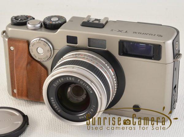 FUJIFILM TX-1