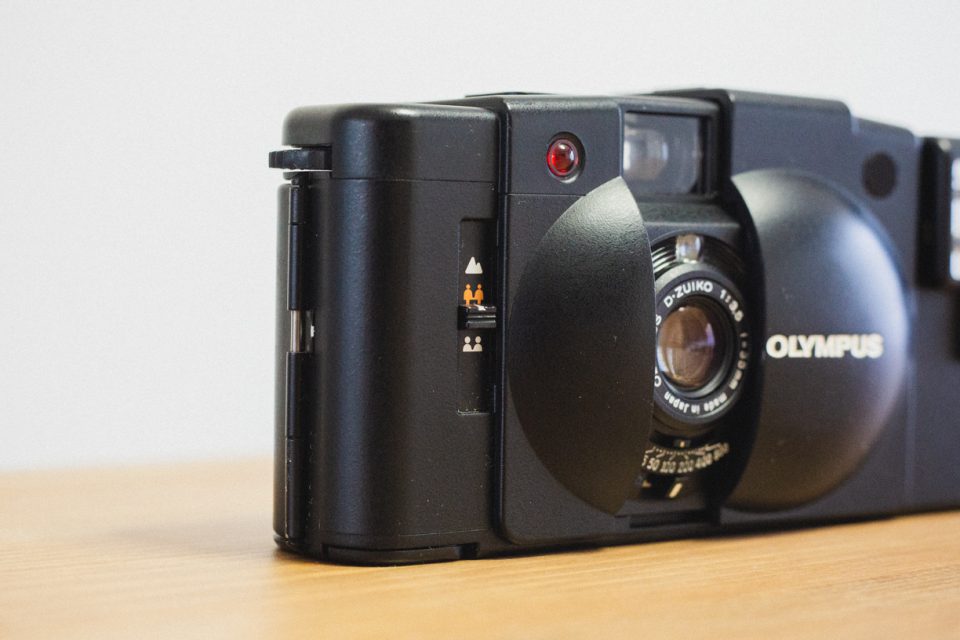 OLYMPUS XA2（オリンパス）