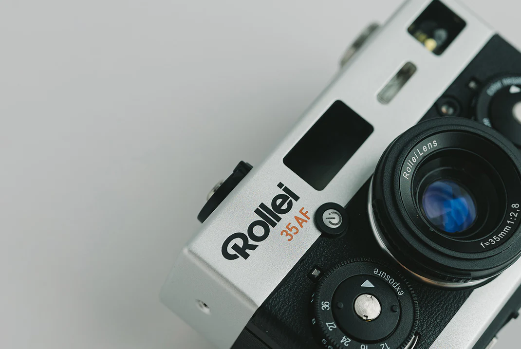 最新フィルムカメラのRollei35AF