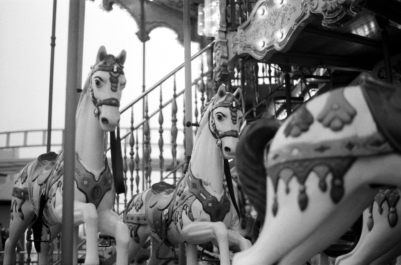 モノクロフィルム　メリーゴーランド